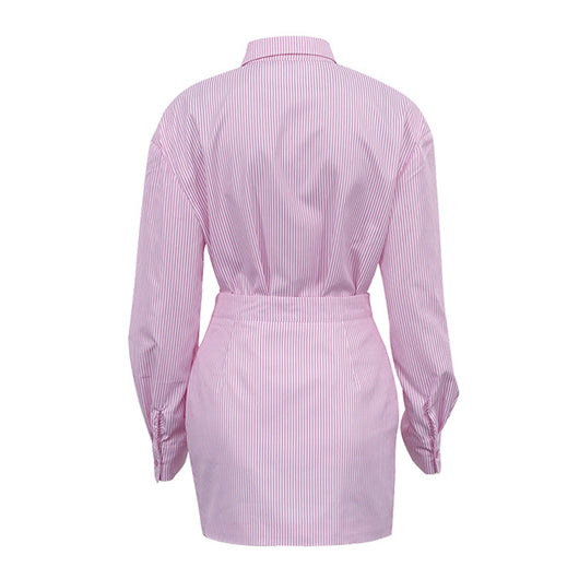 Traje Ejecutivo Mujer: Blusa Rayada con Cuello Solapa y Falda Entallada - Image 26