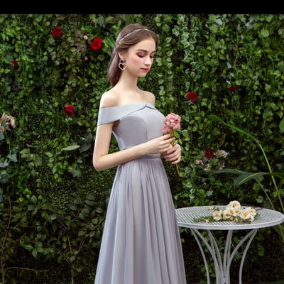 Vestido Largo Gris para Damas de Honor - Diseño Elegante Hombro Descubierto - Image 6