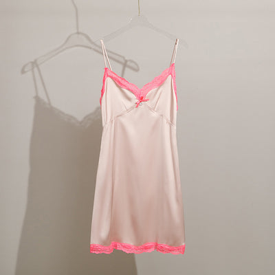 Vestido Deslizante con Patchwork de Encaje - Image 9
