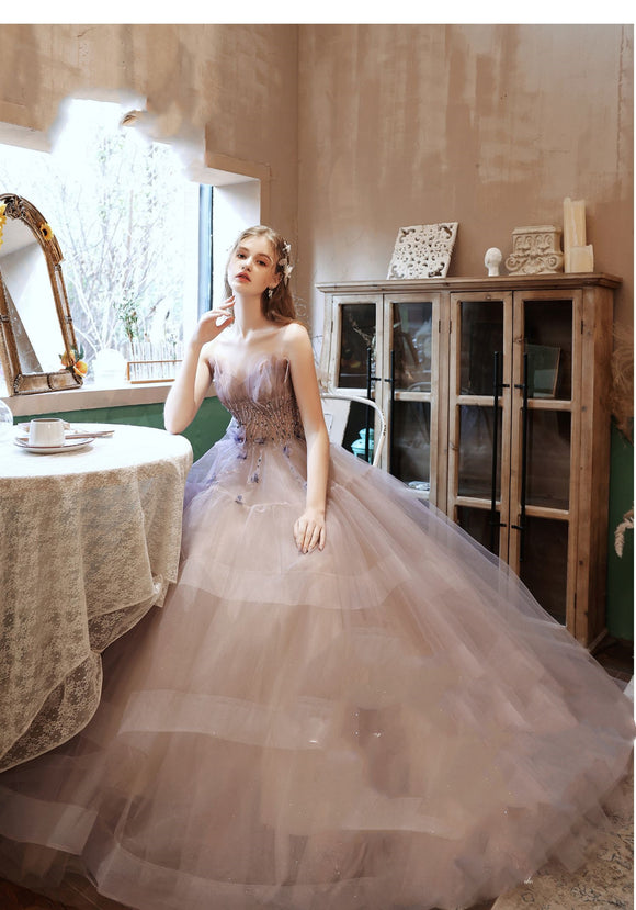 Falda de Noche Elegante con Escote - Diseño Nupcial y Eventos Especiales