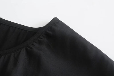 Vestido Corto de Manga Larga con Paneles Superpuestos - Image 4