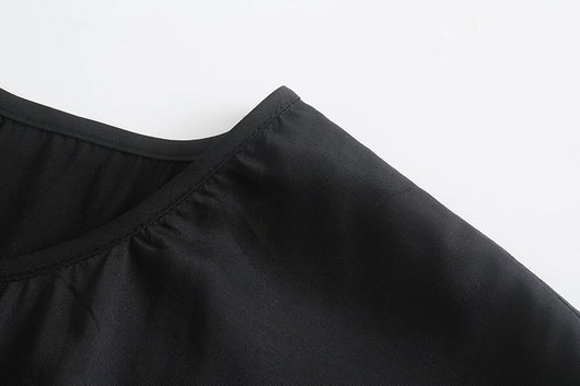 Vestido Corto de Manga Larga con Paneles Superpuestos - Image 4