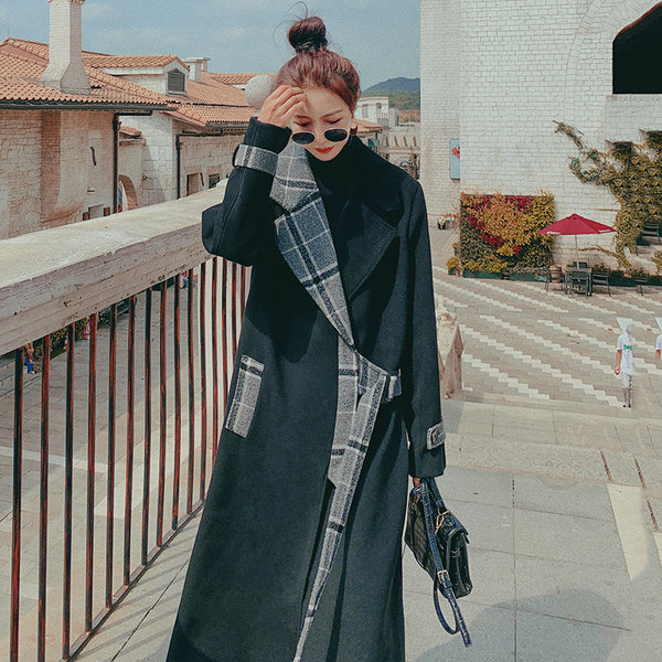 Abrigo a Cuadros con Detalles de Costura - Diseño Exclusivo y Sofisticado