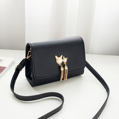 Bolso Bandolera Cuadrado con Flecos y Hombro Asimétrico - Image 10