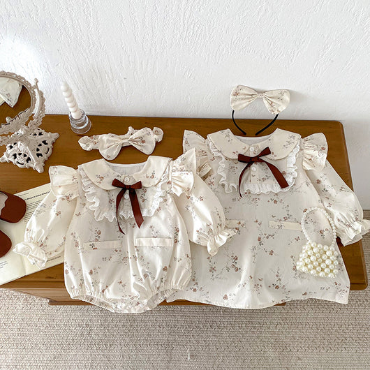 Vestido Romper para Bebé Niña con Mangas Volantes y Encaje - Image 4