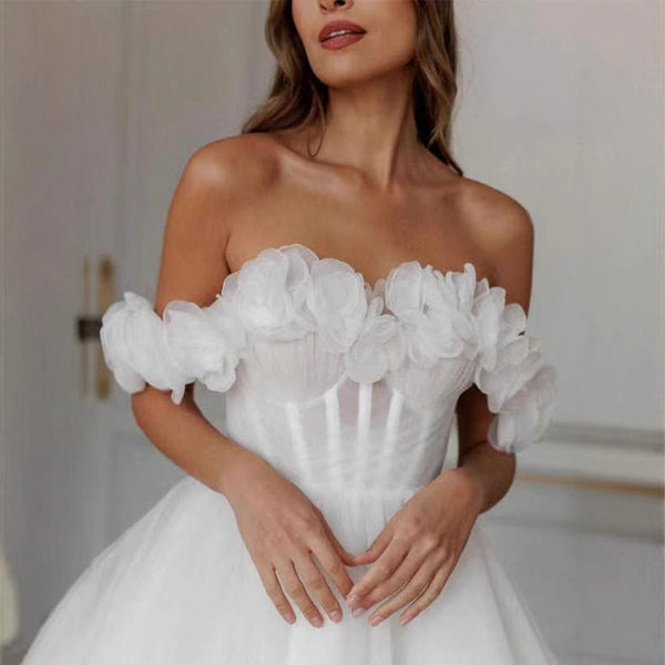 Vestido de Novia Mini con Encaje y Hombros Descubiertos