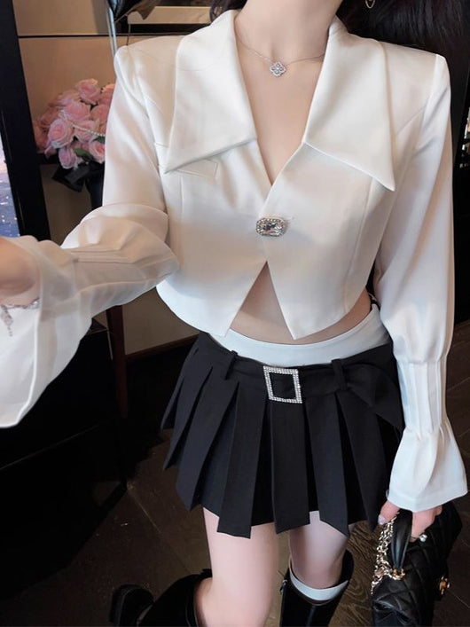 Blusa Blanca de Satén con Mangas Acampanadas para Mujer - Image 2