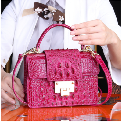 Bolsa de Cuero Personalizada Cuadrada Compacta - Multiuso - Image 17