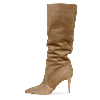 Botas Stiletto Café de Gamuza con Punta Aguda y Caña Media - Image 4