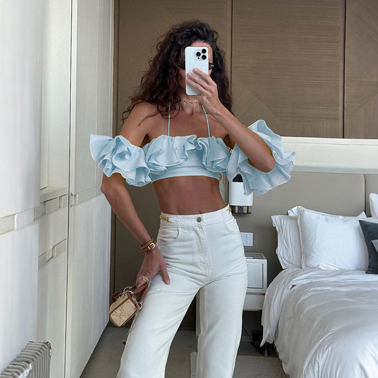 Blusa Halter Elegante con Encaje y Abertura Frontal