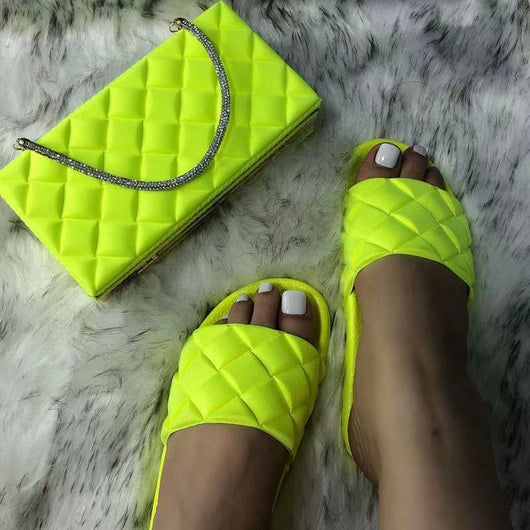Sandalias y Pantuflas Cuadros con Bolsa Protectora - Image 11