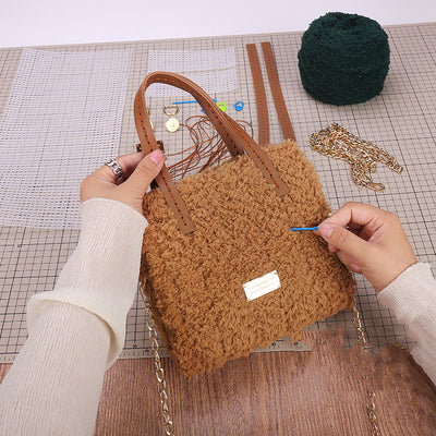 Prenda Tejida a Mano en Lana Premium - Image 14