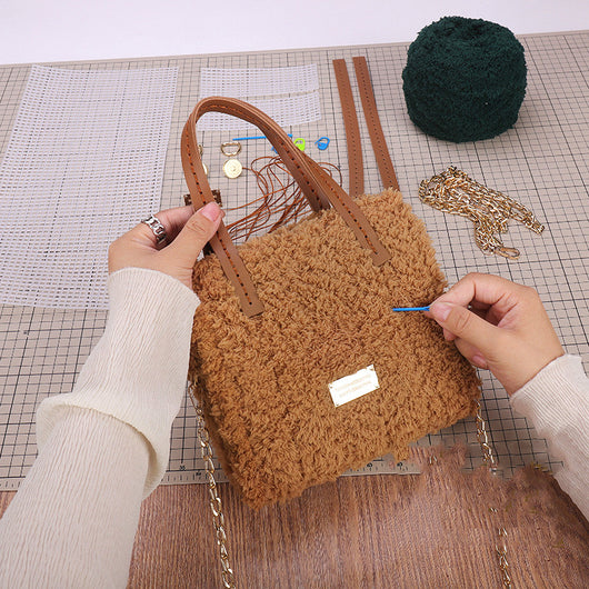 Prenda Tejida a Mano en Lana Premium - Image 14