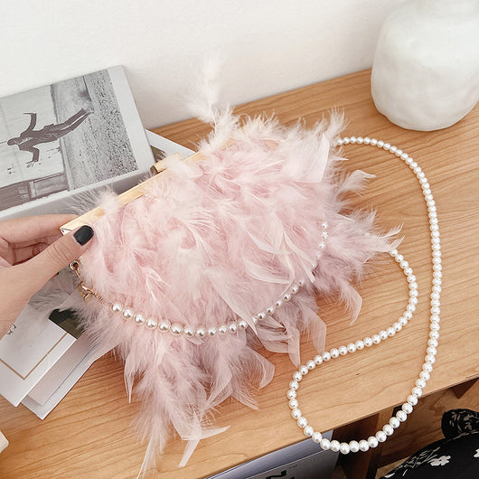Bolso Diagonal con Cadena de Plumas y Perlas - Image 13