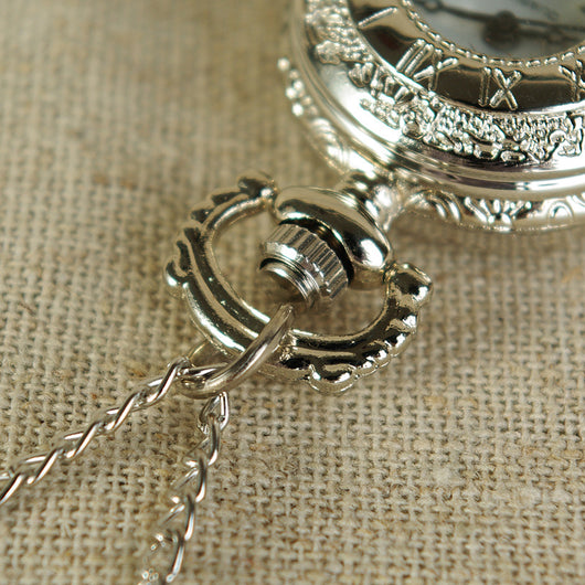 Reloj de Bolsillo Plateado con Números Romanos - Image 6