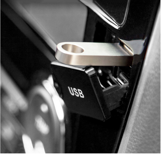 Memoria USB Personalizada con Grabado de Letras - Image 9