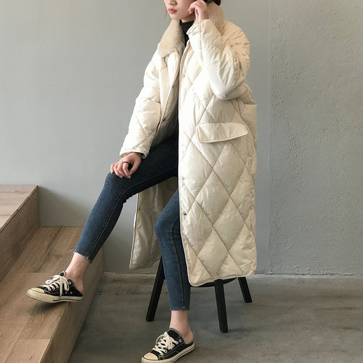 Chaqueta Acolchada para Mujer con Cuello de Piel y Diseño Rombo