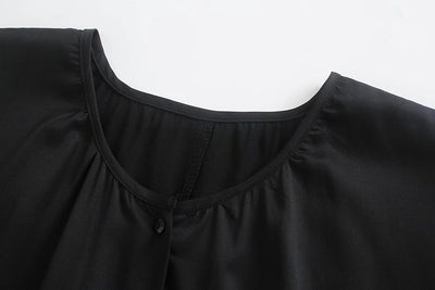 Vestido Corto de Manga Larga con Paneles Superpuestos - Image 13