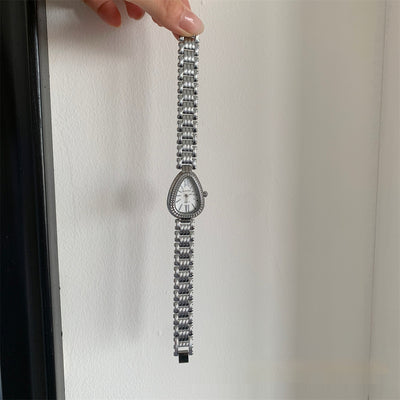 Reloj de Cadena Dorado con Cabeza de Serpiente para Mujer - Image 8