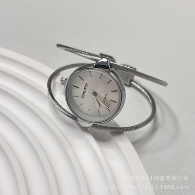 Reloj Pulsera Minimalista Abierto para Mujer - Image 13
