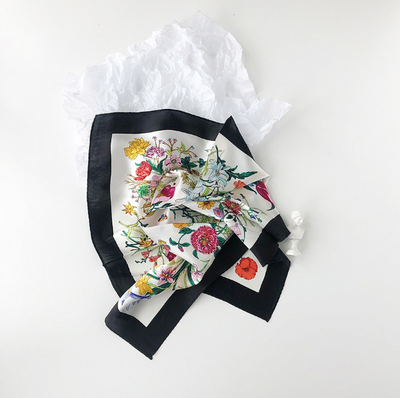 Pañuelo de Seda Floral para Mujer - Diseño Elegante y Versátil - Image 8