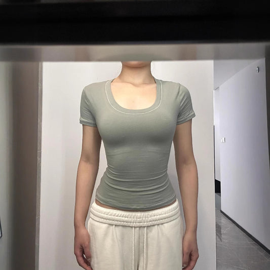 Top Deportivo Ajustado con Cuello Alto y Cintura Marcada - Image 2