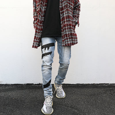 Jeans Slim Fit con Estampado Graffiti, Diseño Desgastado y Ajuste Entallado