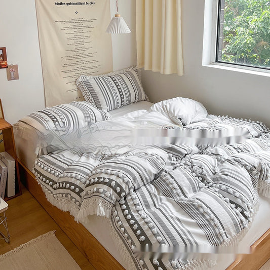 Juego de Cama Universitario Tres Piezas con Detalles en Colores Sólidos y Borlas - Image 2