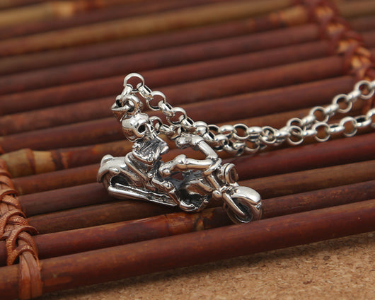 Dije Calavera Caballero Punk Vintage en Plata 925 - Image 3