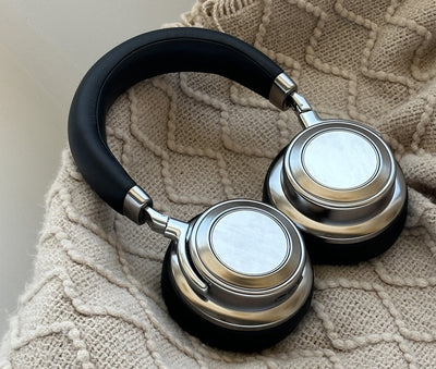 Auriculares Bluetooth Retro Estilo Maletín con Metal - Image 30