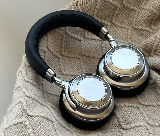 Auriculares Bluetooth Retro Estilo Maletín con Metal - Image 30