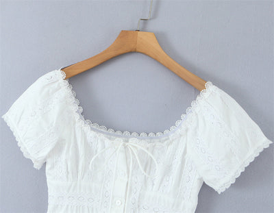 Blusa Elegante de Encaje Francés Confeccionada a Mano con Pliegues y Parches - Image 9