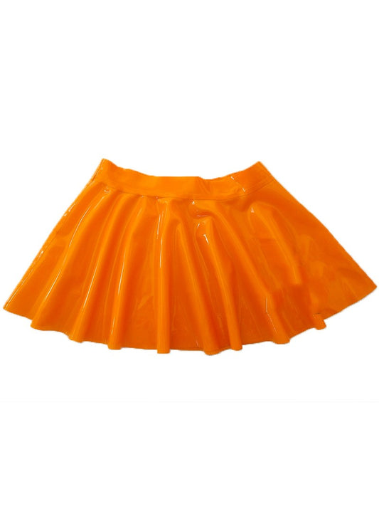 Falda Corta de Látex Brillante con Colores Vibrantes - Image 2