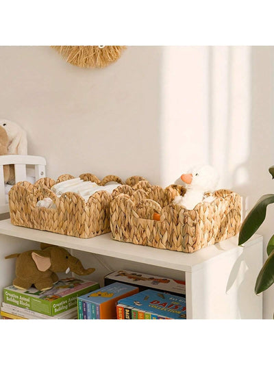 Canasta Tejida Decorativa con Asas de Madera y Flores de Ratán - Image 8