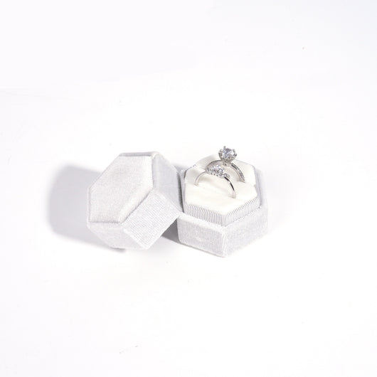 Caja de Terciopelo Hexagonal para Joyas Premium - Image 4