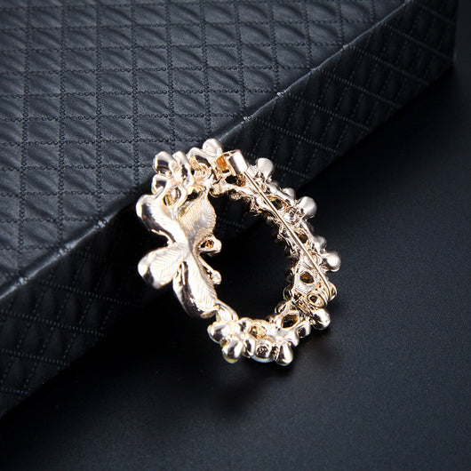 Broche Mariposa Elegante en Aleación con Diamantes - Image 3