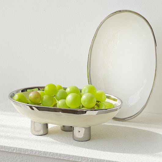 Plato de Frutas Minimalista de Cerámica Artesanal con Tres Patas - Image 3