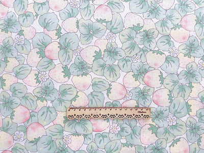 Tela Estampada de Algodón Twill con Diseño de Fresas - Image 4