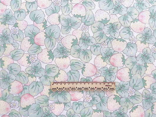 Tela Estampada de Algodón Twill con Diseño de Fresas - Image 4