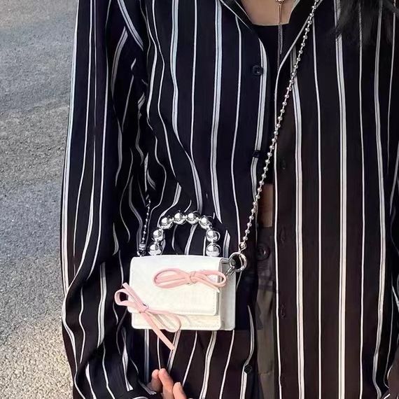 Bolso de Mano Mini con Cadena y Moño Texturizado