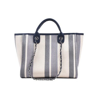 Bolsa de Cadena Portátil con Textura Rayada y Detalles en Contraste - Image 5