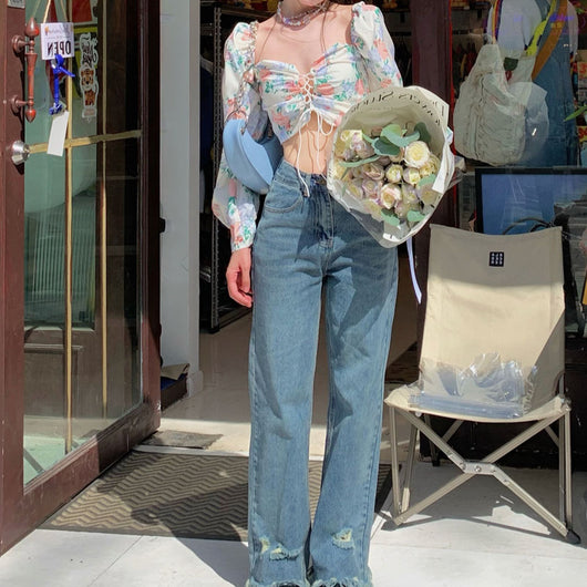 Blusa Fashion con Cortes Estratégicos y Cordones