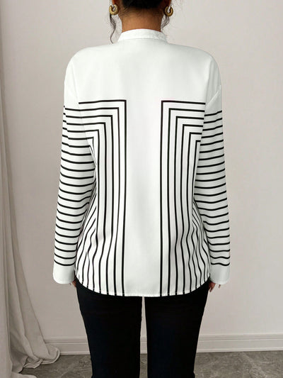 Blusa Rayada Estampada con Contraste de Colores y Botones Simples - Image 12