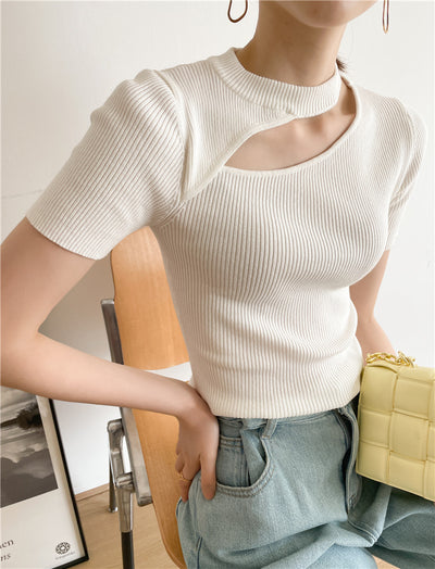 Blusa Escotada con Detalle en Clavícula - Image 8