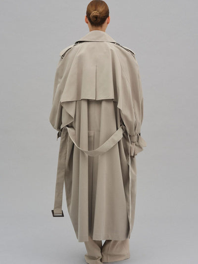 Gabardina Larga Beige con Cinturón y Capa - Image 11
