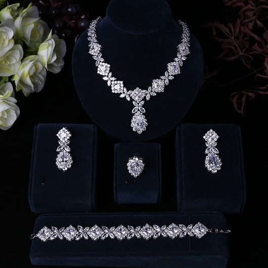 Conjunto de Joyería Elegante con Zirconia: Collar, Aretes, Pulsera y Anillo - Image 11