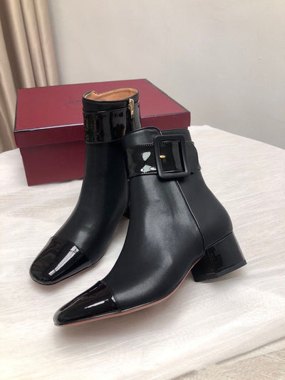 Botas Tobilleras de Cuero con Cierre Lateral y Detalles Combinados - Image 6