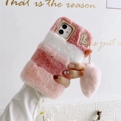 Funda Acolchada para Teléfono con Anillo de Lente y Dije de Amor - Image 3