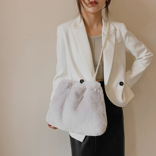 Bolso de Hombro Pearl Plush de Gran Capacidad con Detalles Perlados - Image 6