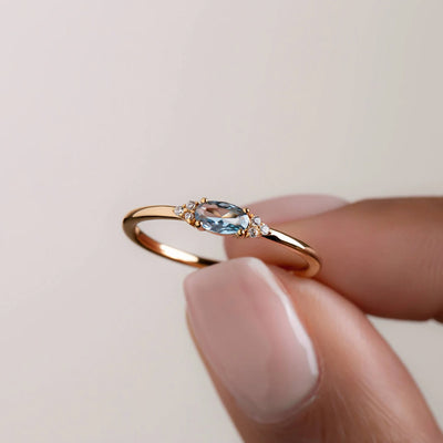 Anillo de Compromiso Ojo de Caballo en Plata 925 con Piedra Azul